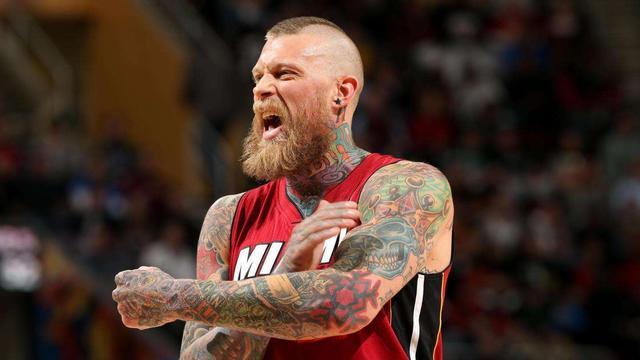 密尔沃基雄鹿vs丹佛掘金